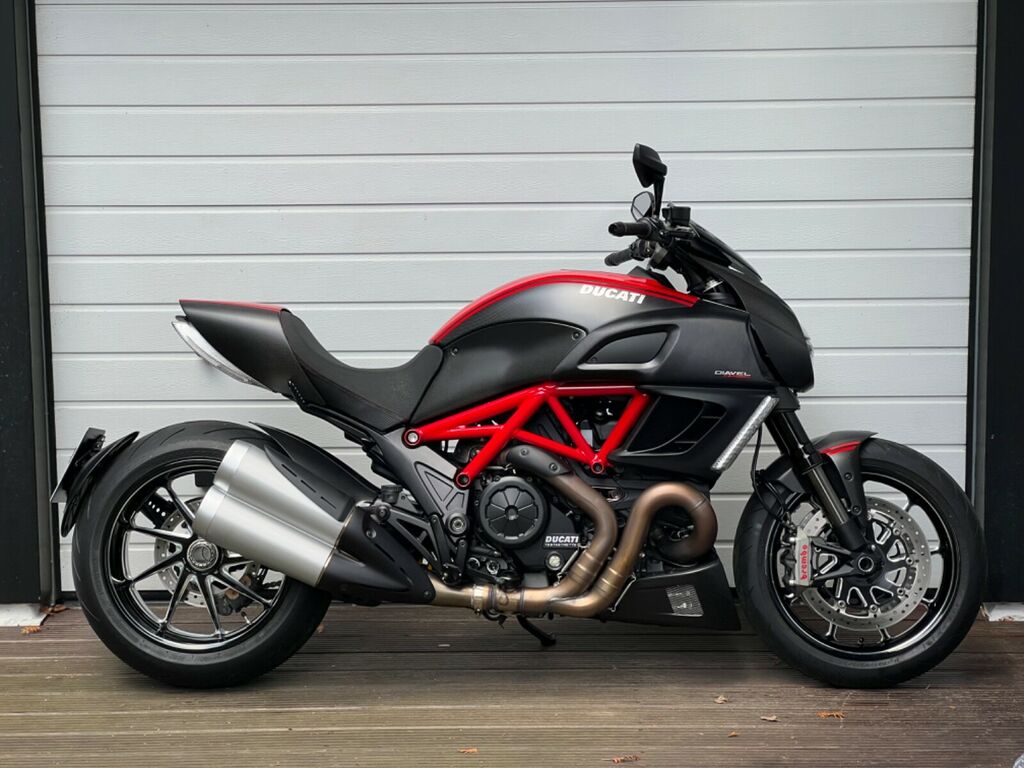 Photo of DUCATI DIAVEL 1200 (2012)