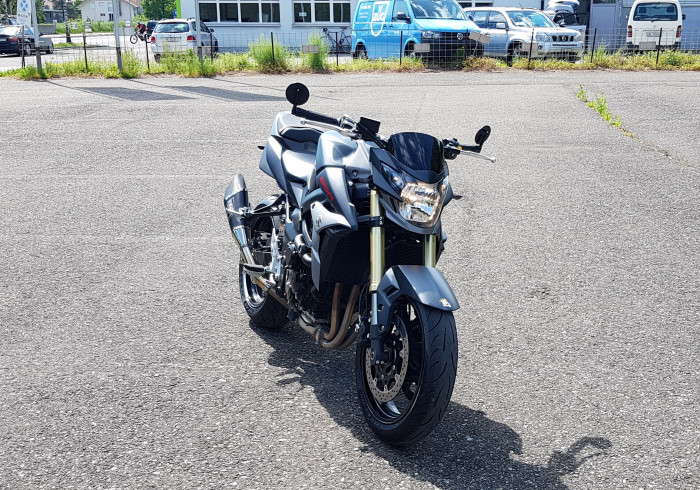 Picture of SUZUKI GSR 750 (2014)