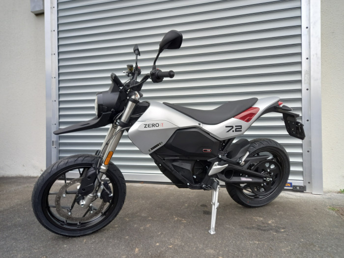Picture of ZERO MOTORCYCLES ZERO (2022)
