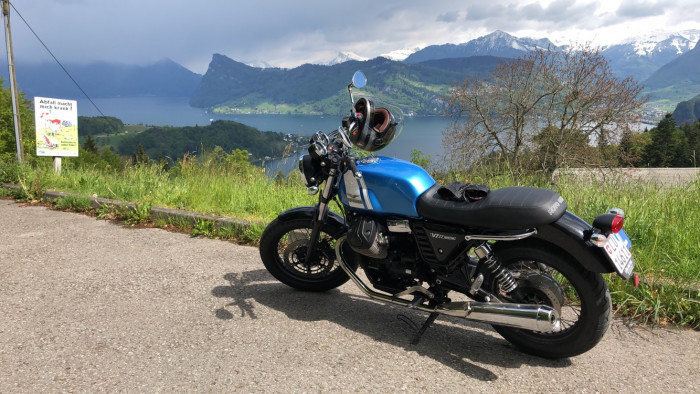 Photo of MOTO GUZZI V7 (2015)