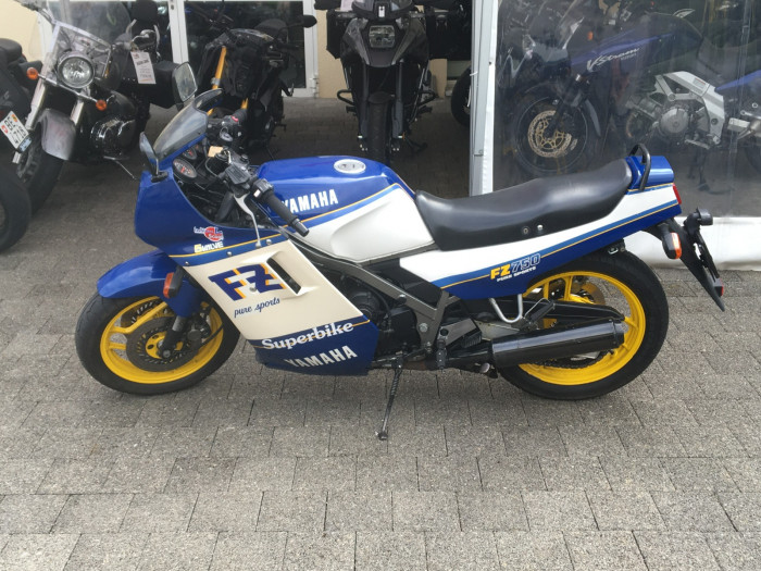 Photo of YAMAHA FZ 750 (1989)