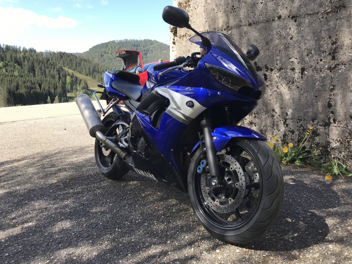 Photo of YAMAHA YZF-R6 (2004)