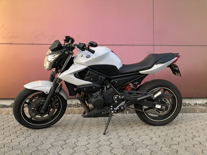 Photo of YAMAHA XJ 600 (2011)