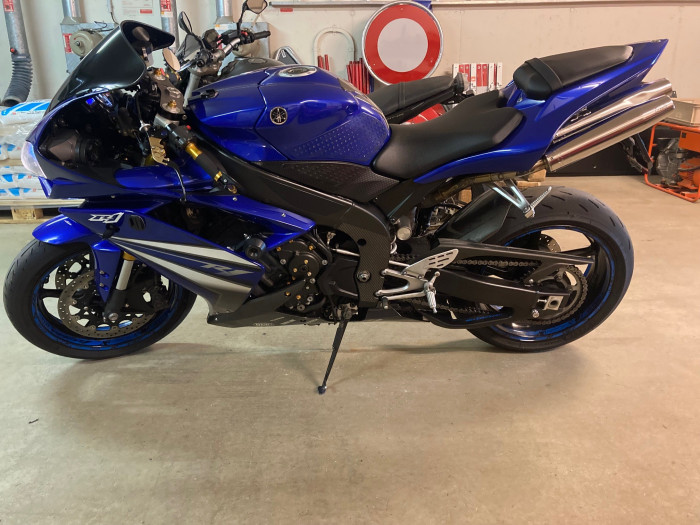 Photo of YAMAHA YZF-R1 (2010)