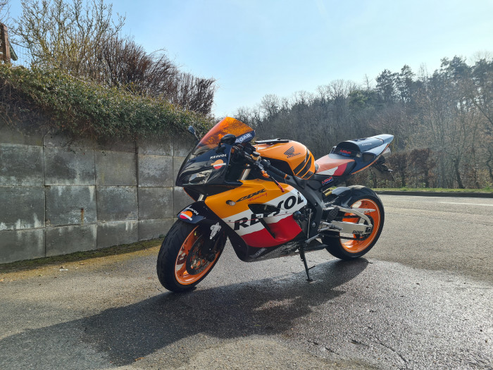 Photo of HONDA CBR 1000 (2005)