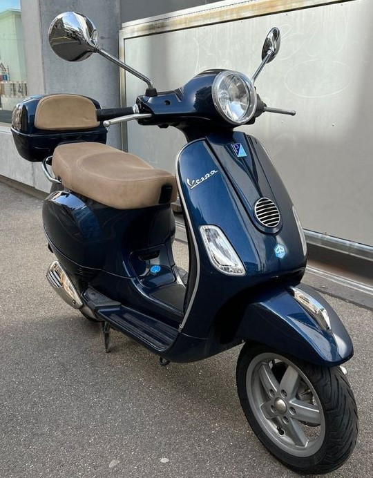 Photo of PIAGGIO Vespa LX (2012)