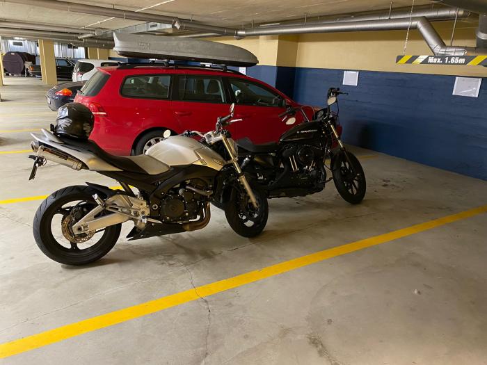 Photo of SUZUKI GSR 600 (2009)
