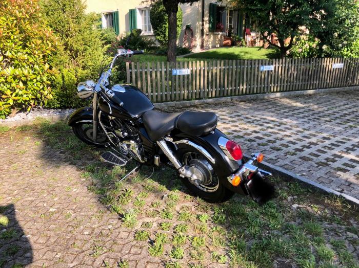 Picture of HONDA VT 1100 (1999)