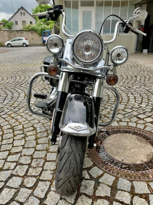Photo of HARLEY-DAVIDSON FLH (2015)