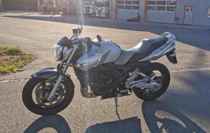 Photo of SUZUKI GSR 600 (2007)