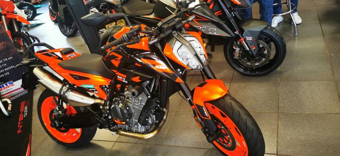Picture of KTM 890 Duke (2022)