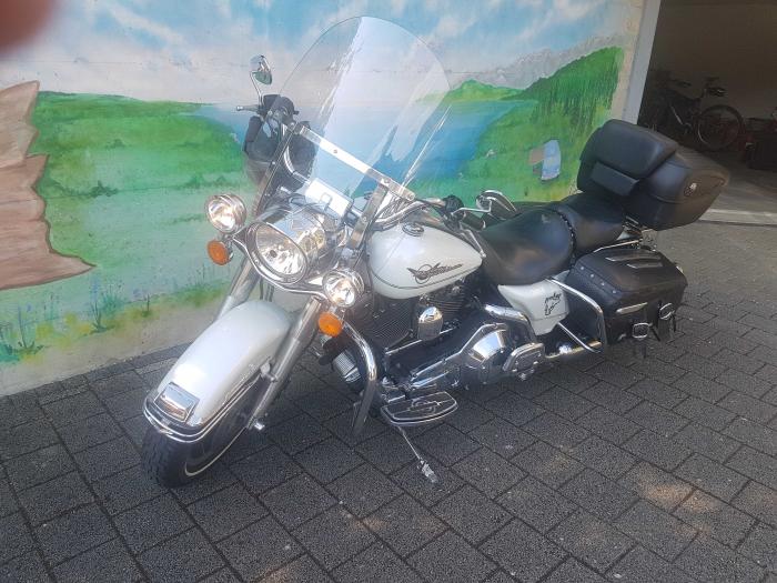Photo of HARLEY-DAVIDSON FLH (1999)