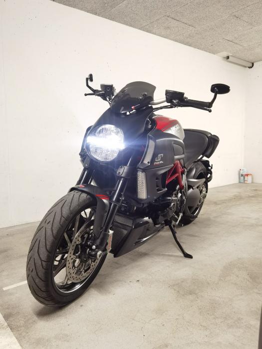 Picture of DUCATI DIAVEL 1200 (2011)