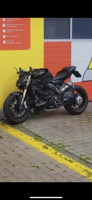 Photo of DUCATI STREETFIGHTER (2014)