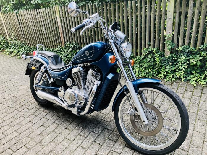 Photo of SUZUKI VS 800 (1992)