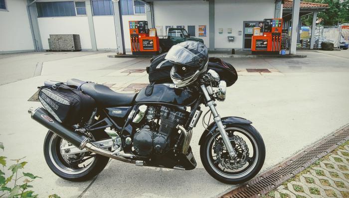 Photo of SUZUKI GSX 750 (2000)